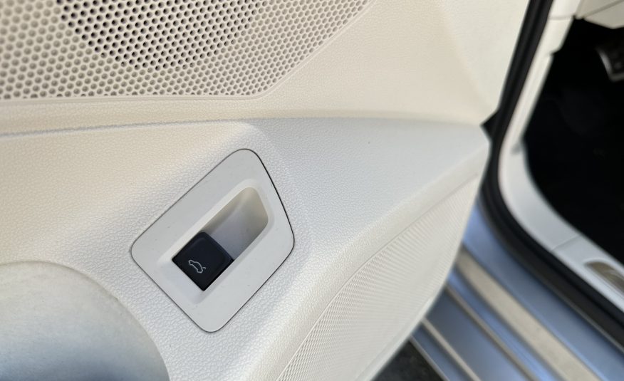 VW Passat Variant 150PS MATRIX  Virtual Cockpit  A7  PANO 150PS