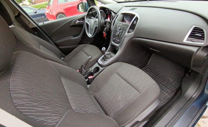 Opel Astra Sports Tourer 1.6CDTI ECOTEC 81kW/110PS, M6, 2015