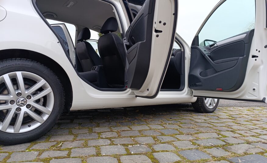 Volkswagen Golf VI 1.6TDI, Slovenské auto 105PS, LED dynamické smerovky