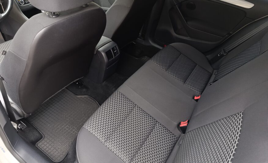 Volkswagen Golf VI 1.6TDI, Slovenské auto 105PS, LED dynamické smerovky