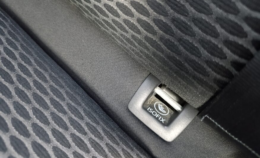 Volkswagen Golf VI 1.6TDI, Slovenské auto 105PS, LED dynamické smerovky