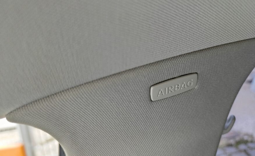 Volkswagen Golf VI 1.6TDI, Slovenské auto 105PS, LED dynamické smerovky