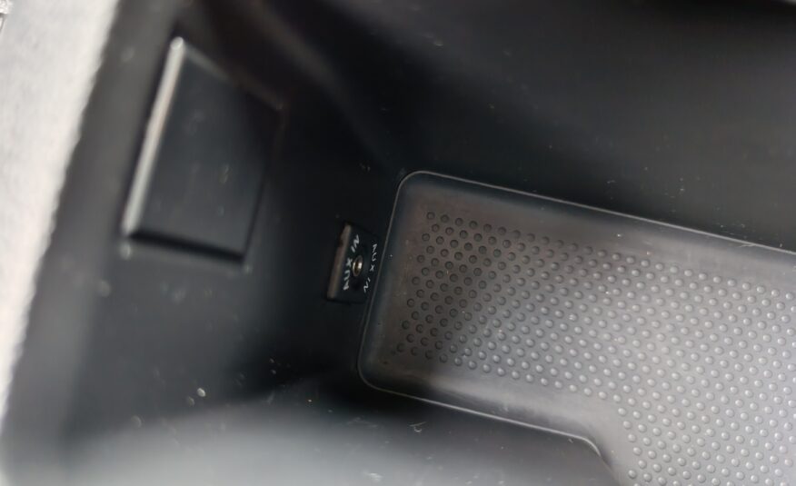 Volkswagen Golf VI 1.6TDI, Slovenské auto 105PS, LED dynamické smerovky