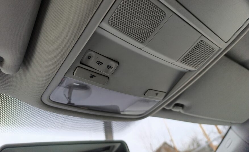 Volkswagen Golf VI 1.6TDI, Slovenské auto 105PS, LED dynamické smerovky