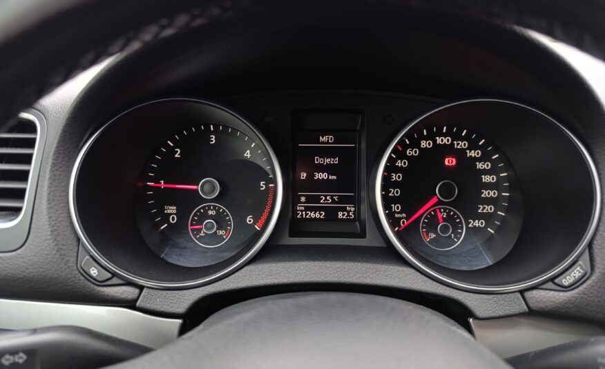 Volkswagen Golf VI 1.6TDI, Slovenské auto 105PS, LED dynamické smerovky