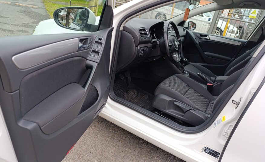 Volkswagen Golf VI 1.6TDI, Slovenské auto 105PS, LED dynamické smerovky