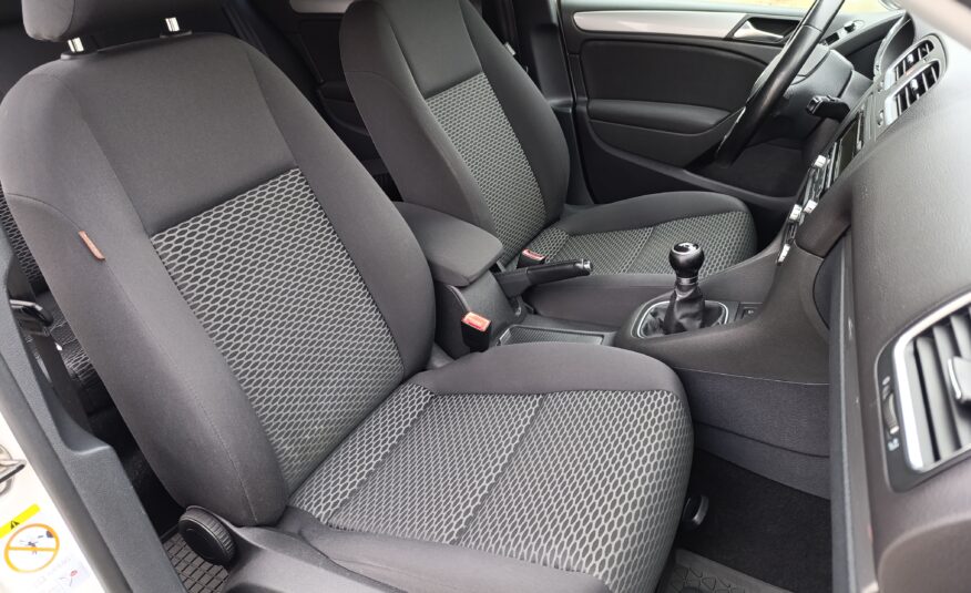 Volkswagen Golf VI 1.6TDI, Slovenské auto 105PS, LED dynamické smerovky