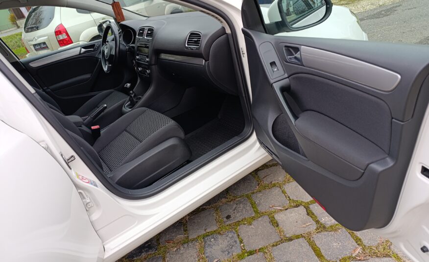 Volkswagen Golf VI 1.6TDI, Slovenské auto 105PS, LED dynamické smerovky