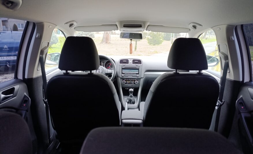 Volkswagen Golf VI 1.6TDI, Slovenské auto 105PS, LED dynamické smerovky