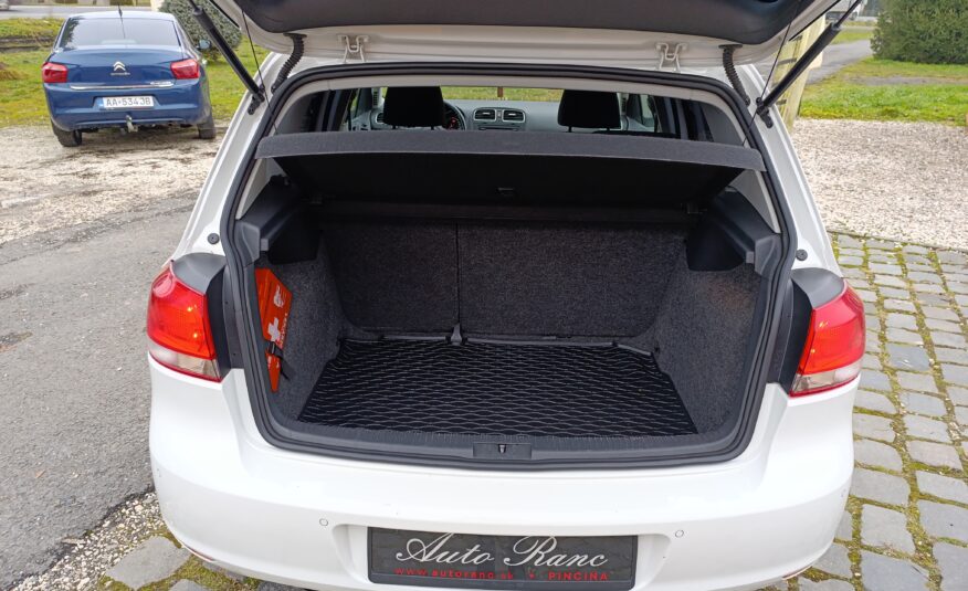 Volkswagen Golf VI 1.6TDI, Slovenské auto 105PS, LED dynamické smerovky
