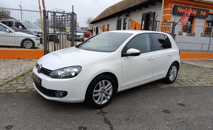 Volkswagen Golf VI 1.6TDI, Slovenské auto 105PS, LED dynamické smerovky