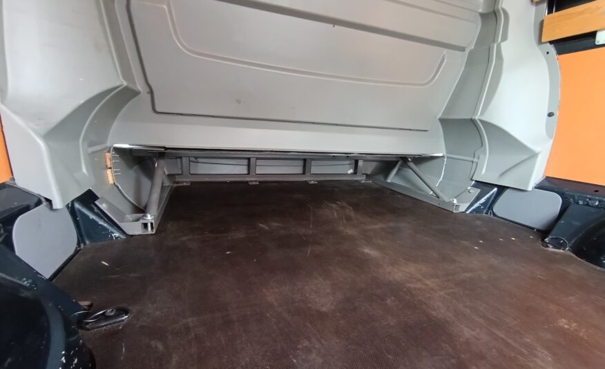 Volkswagen Transporter 2.5TDI 131PS T5 M6