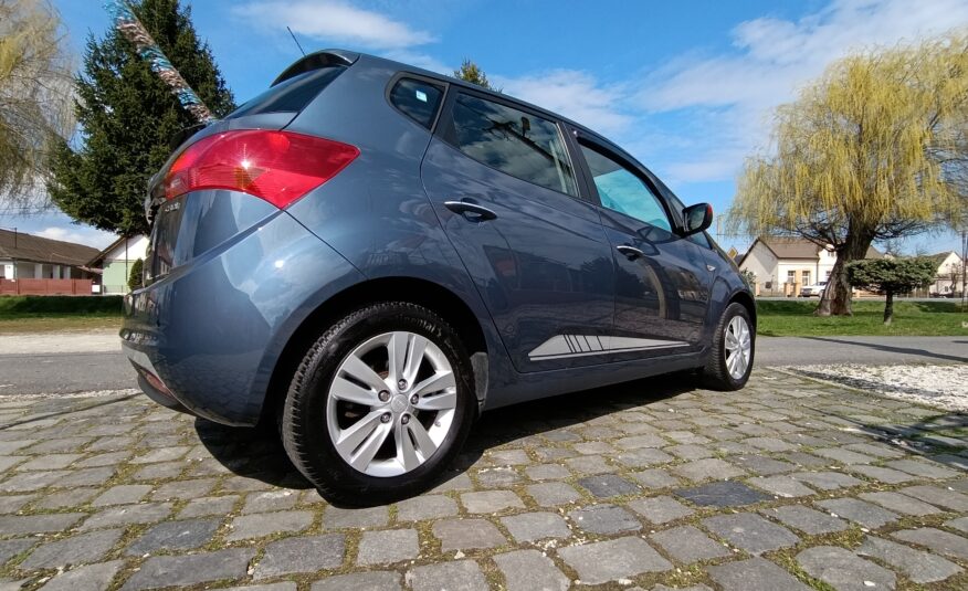 Kia Venga 1.4CRDI  M6 16V