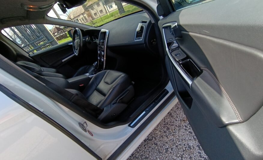 Volvo XC60 2.4D D4 AWD 140kW/190PS