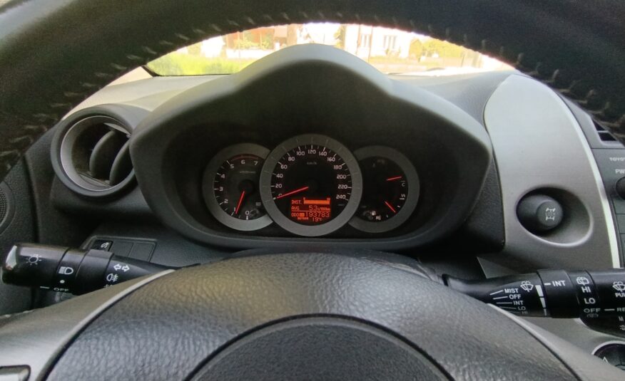 Toyota RAV4 2.2D 4WD 100kW/136PS, 4×4, M6