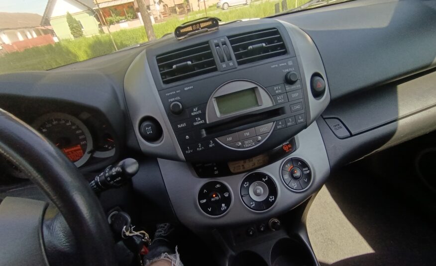 Toyota RAV4 2.2D 4WD 100kW/136PS, 4×4, M6