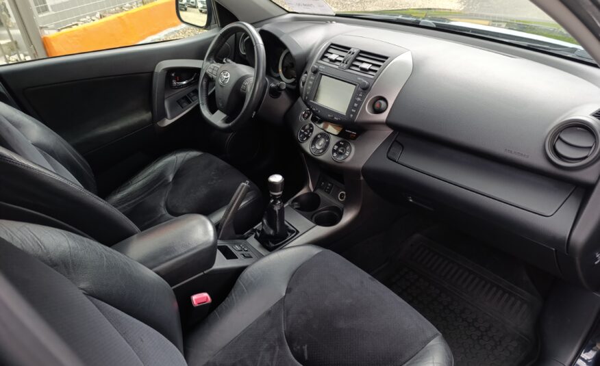 Toyota RAV4 4×4 2.2D-4D Krásavec, Kamera , Navi