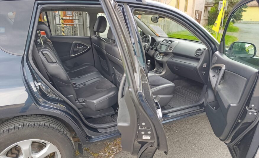 Toyota RAV4 4×4 2.2D-4D Krásavec, Kamera , Navi