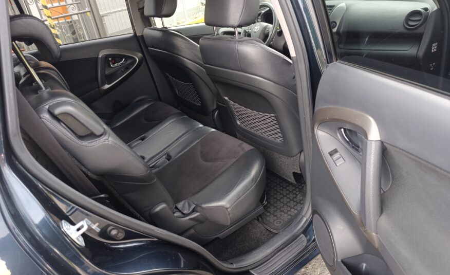 Toyota RAV4 4×4 2.2D-4D Krásavec, Kamera , Navi
