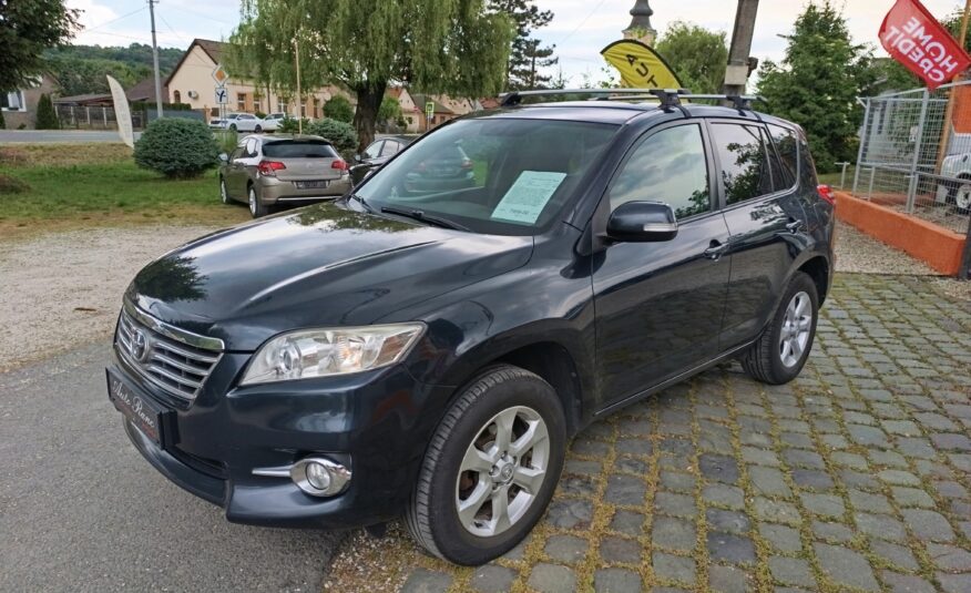 Toyota RAV4 4×4 2.2D-4D Krásavec, Kamera , Navi