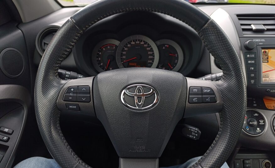 Toyota RAV4 4×4 2.2D-4D Krásavec, Kamera , Navi