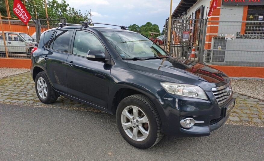 Toyota RAV4 4×4 2.2D-4D Krásavec, Kamera , Navi