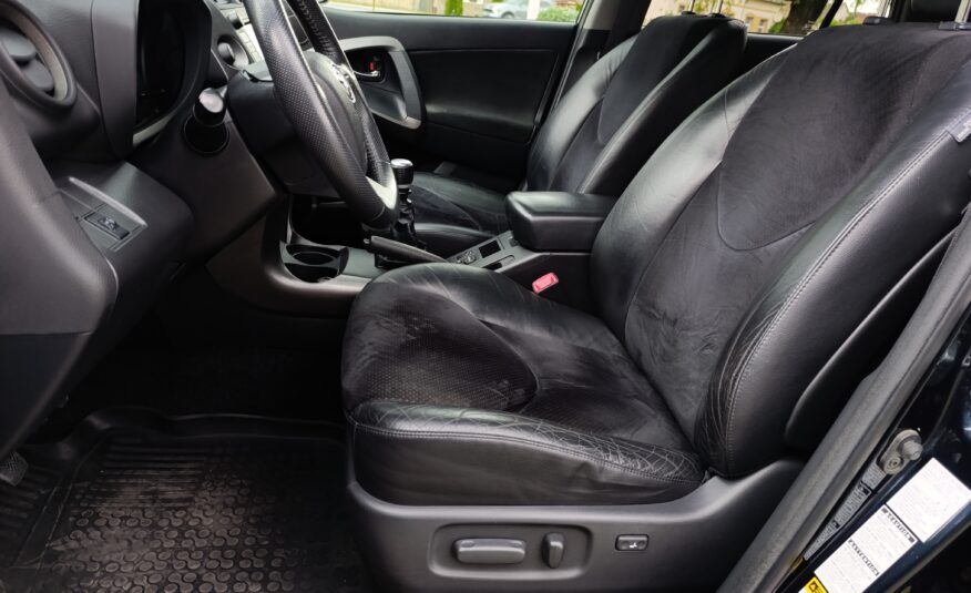 Toyota RAV4 4×4 2.2D-4D Krásavec, Kamera , Navi