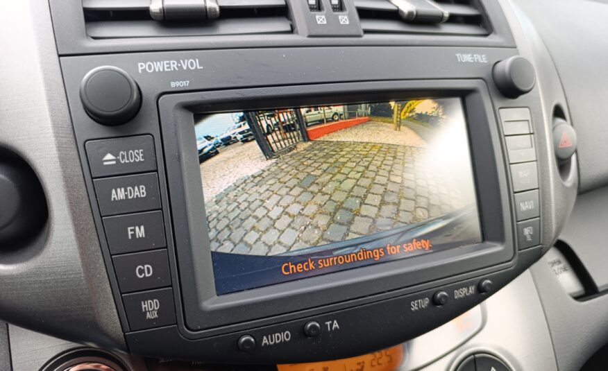 Toyota RAV4 4×4 2.2D-4D Krásavec, Kamera , Navi