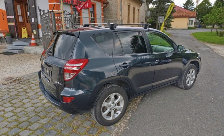 Toyota RAV4 4×4 2.2D-4D Krásavec, Kamera , Navi