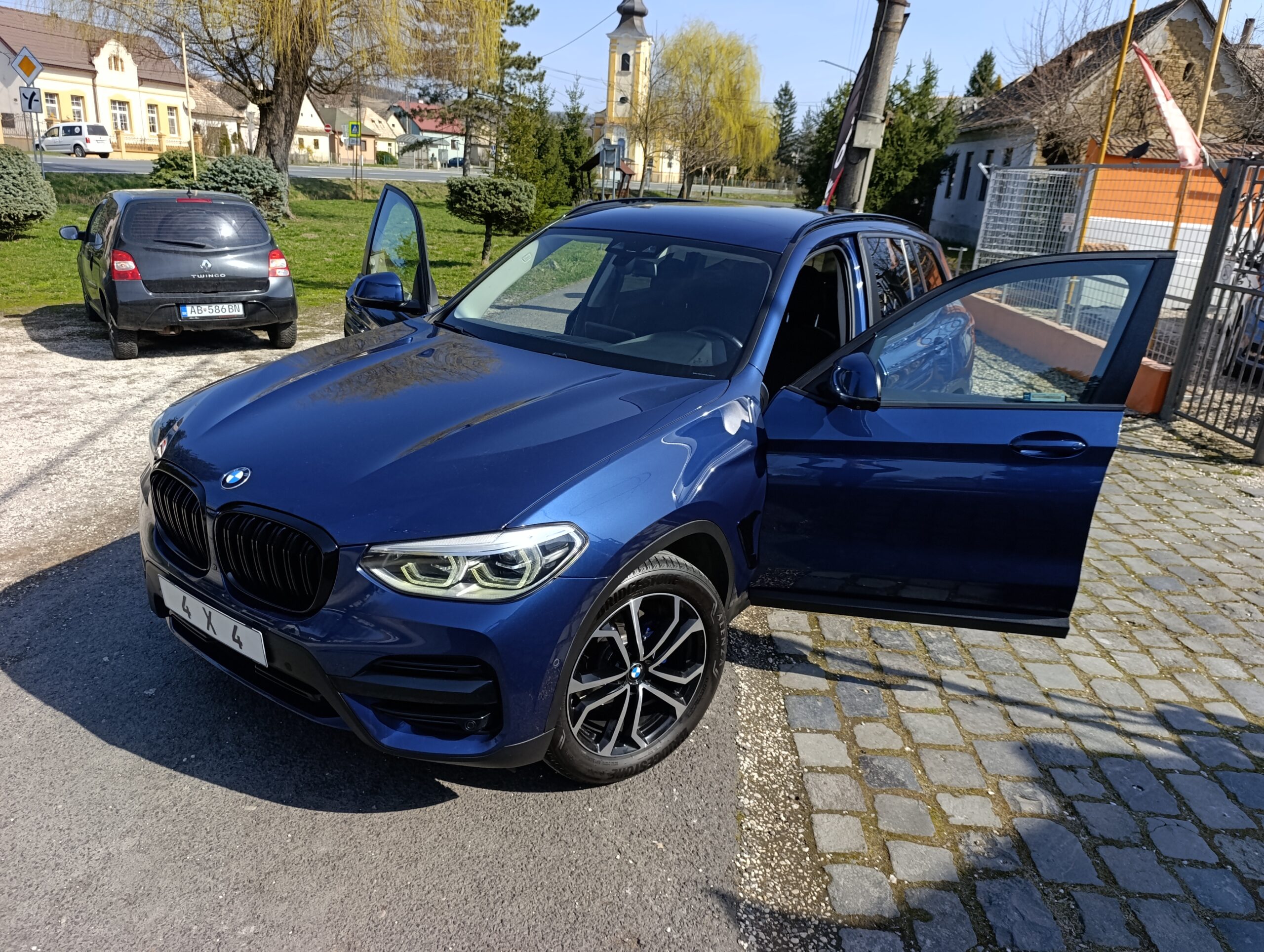 BMW X3 xDrive 20i AT8 135kW/184PS Kúpené nove na Slovensku