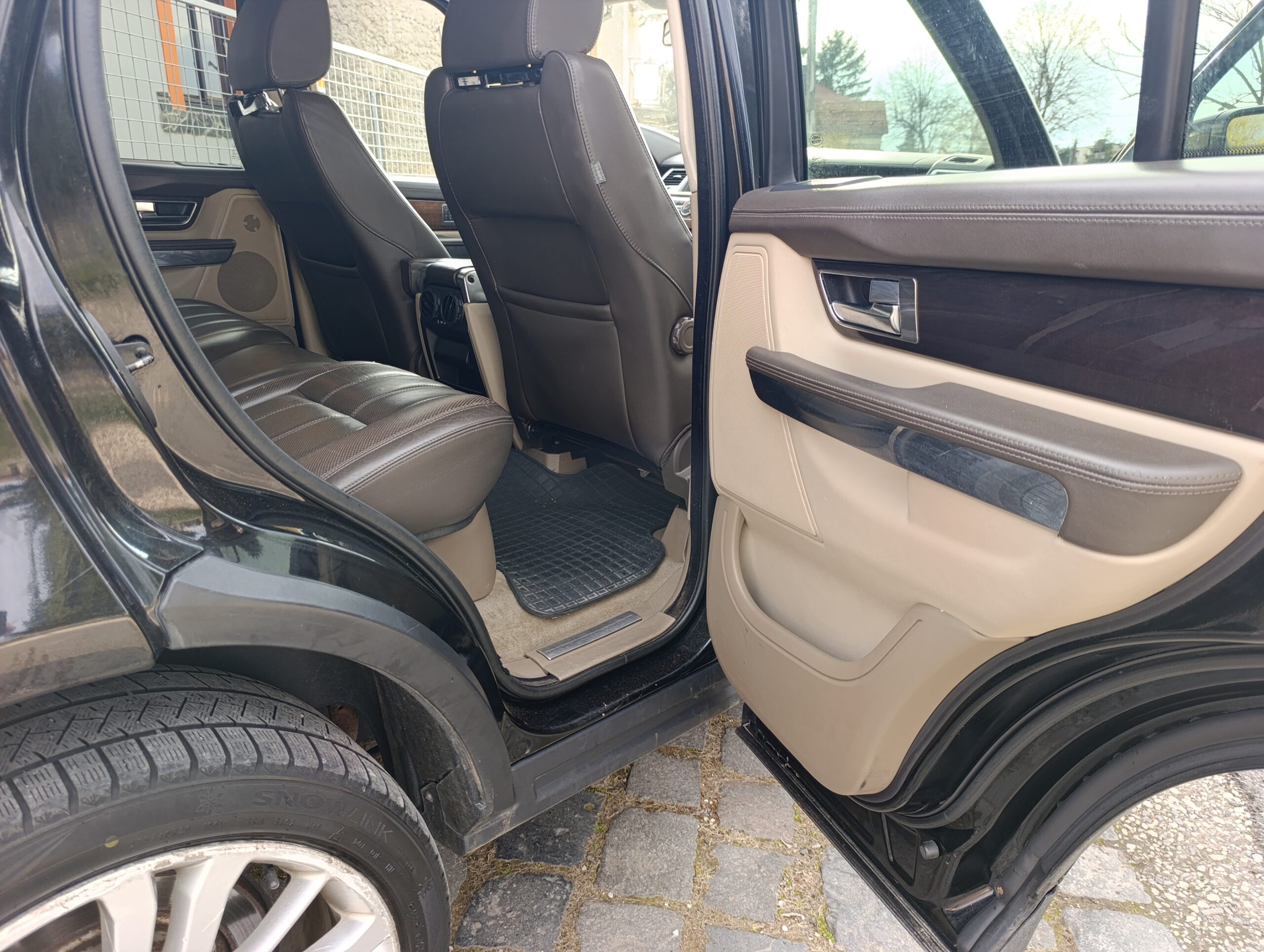 Land Rover Range Rover Sport 3.0 TdV6  Automatic 211PS