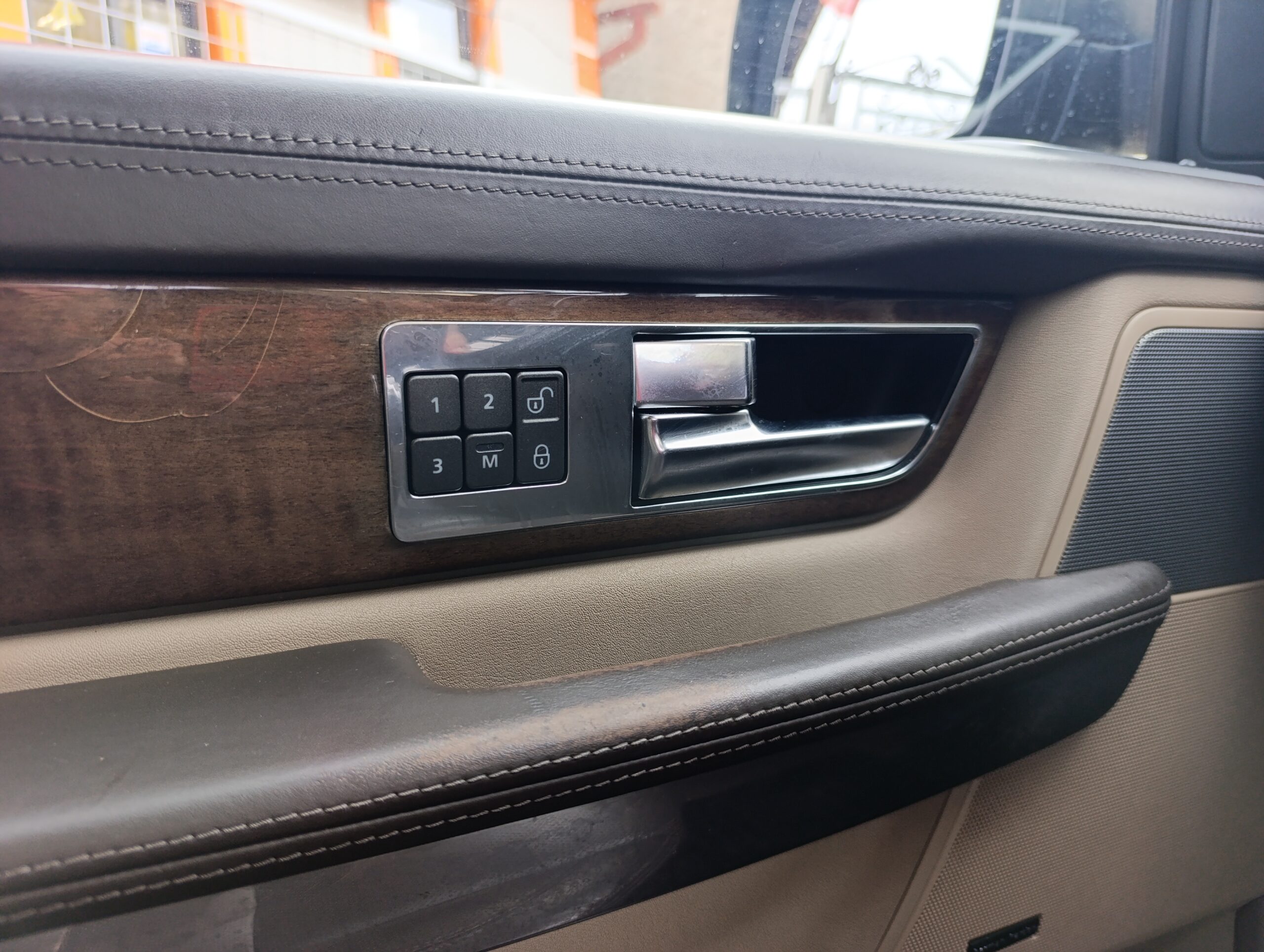 Land Rover Range Rover Sport 3.0 TdV6  Automatic 211PS