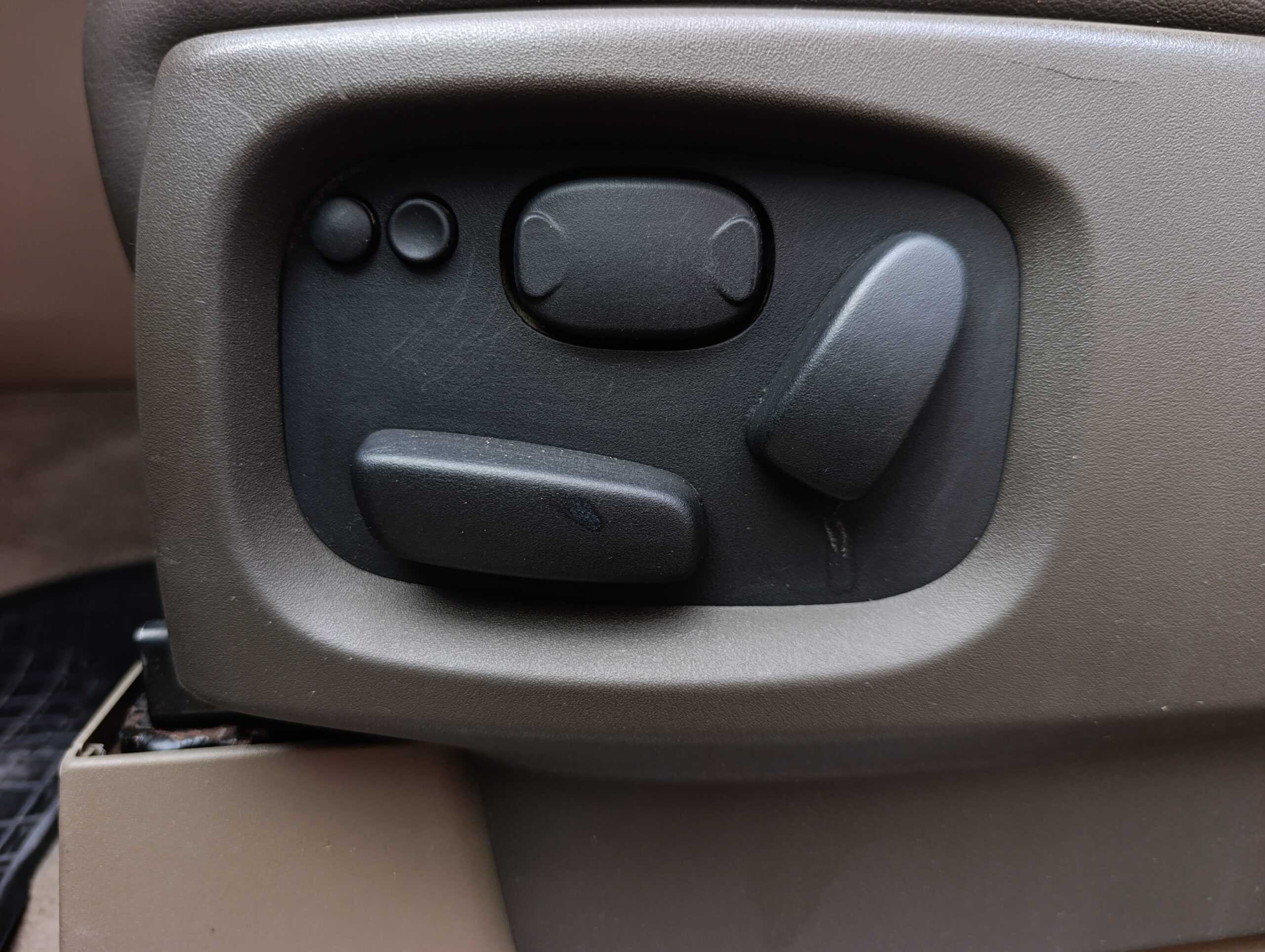 Land Rover Range Rover Sport 3.0 TdV6  Automatic 211PS