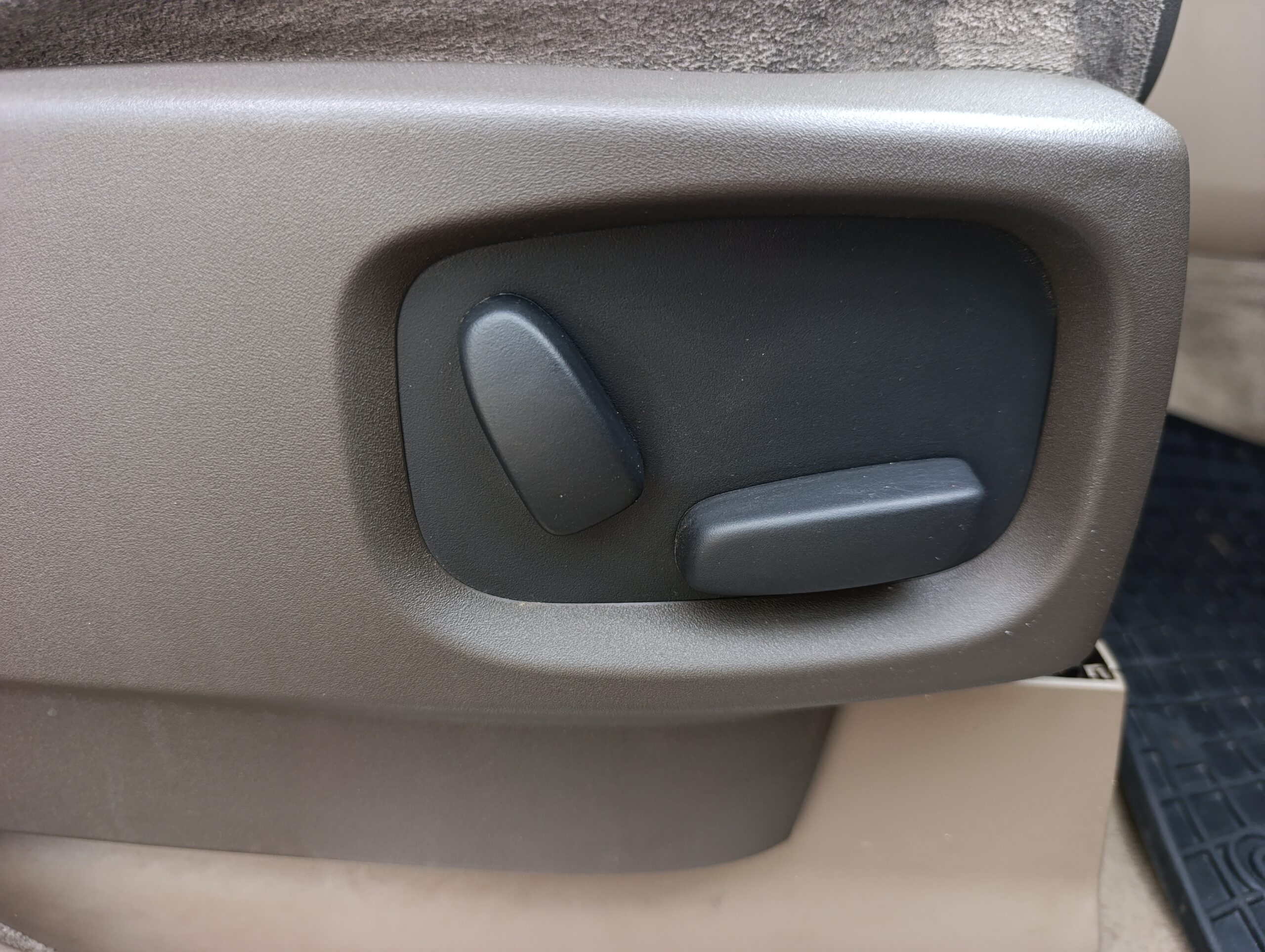 Land Rover Range Rover Sport 3.0 TdV6  Automatic 211PS