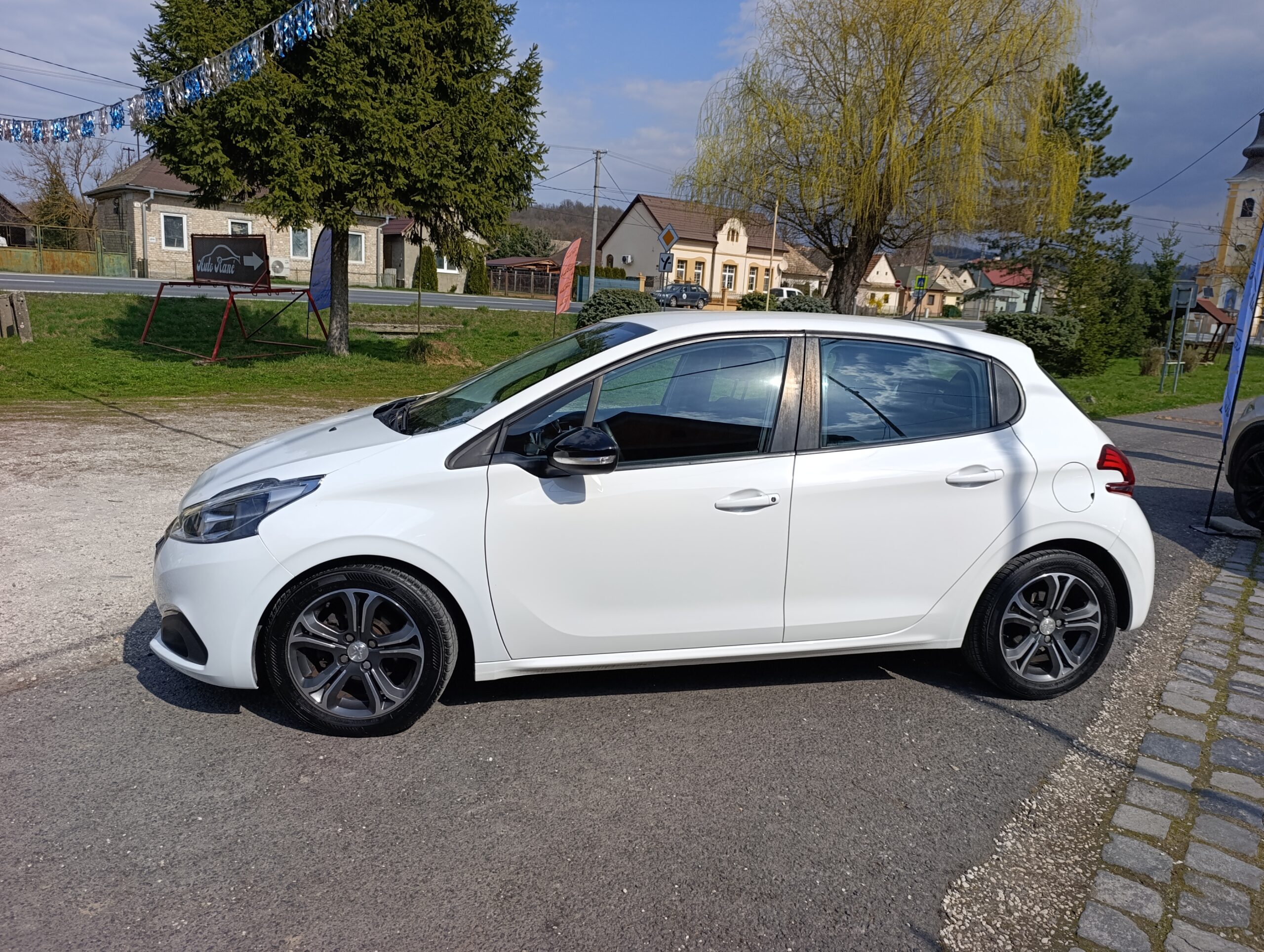 Peugeot 208 1.5BlueHDI NAVI 75kW/102PS