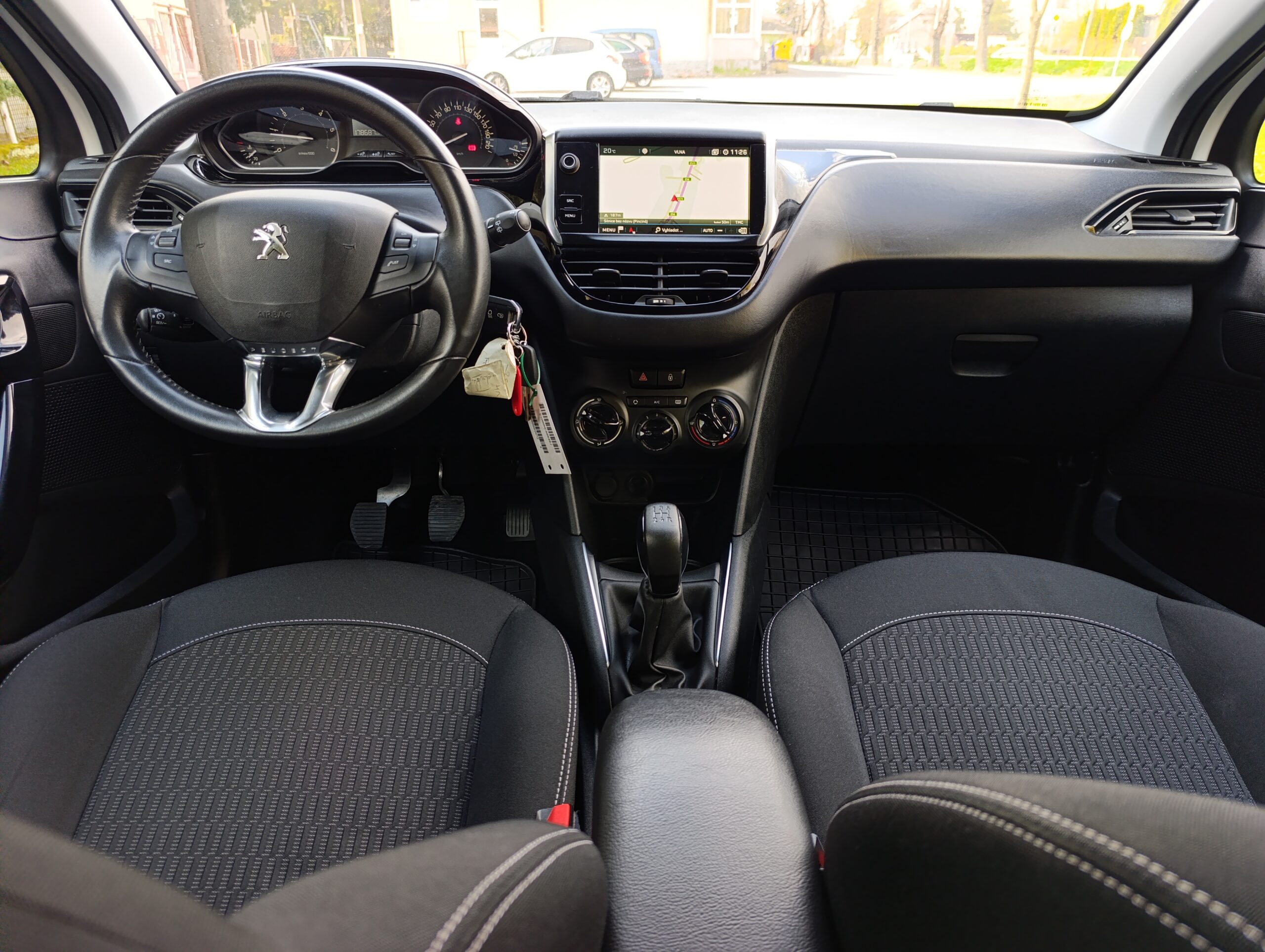 Peugeot 208 1.5BlueHDI NAVI 75kW/102PS
