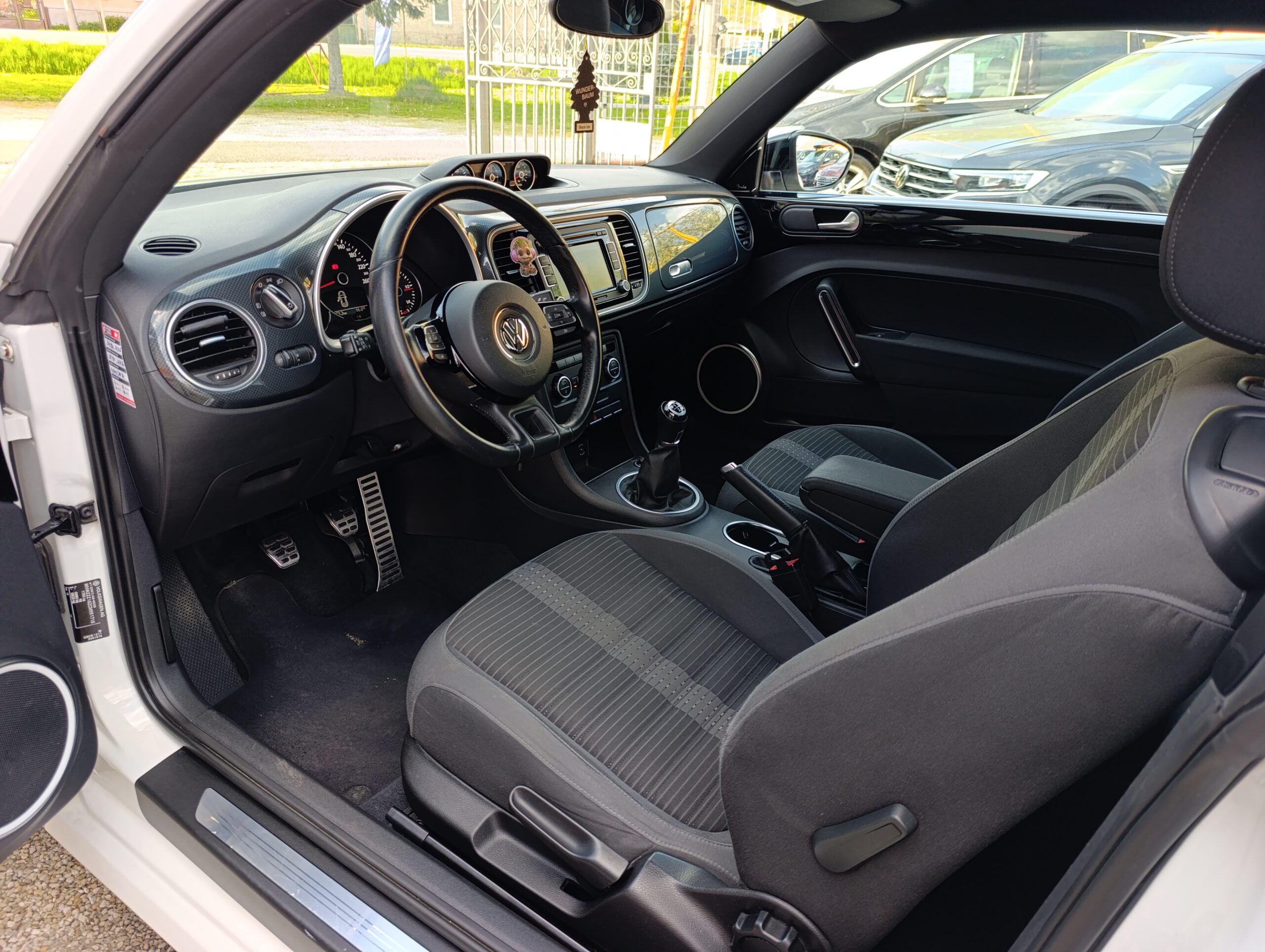 Volkswagen Beetle 1.4TSI 160PS SPORT