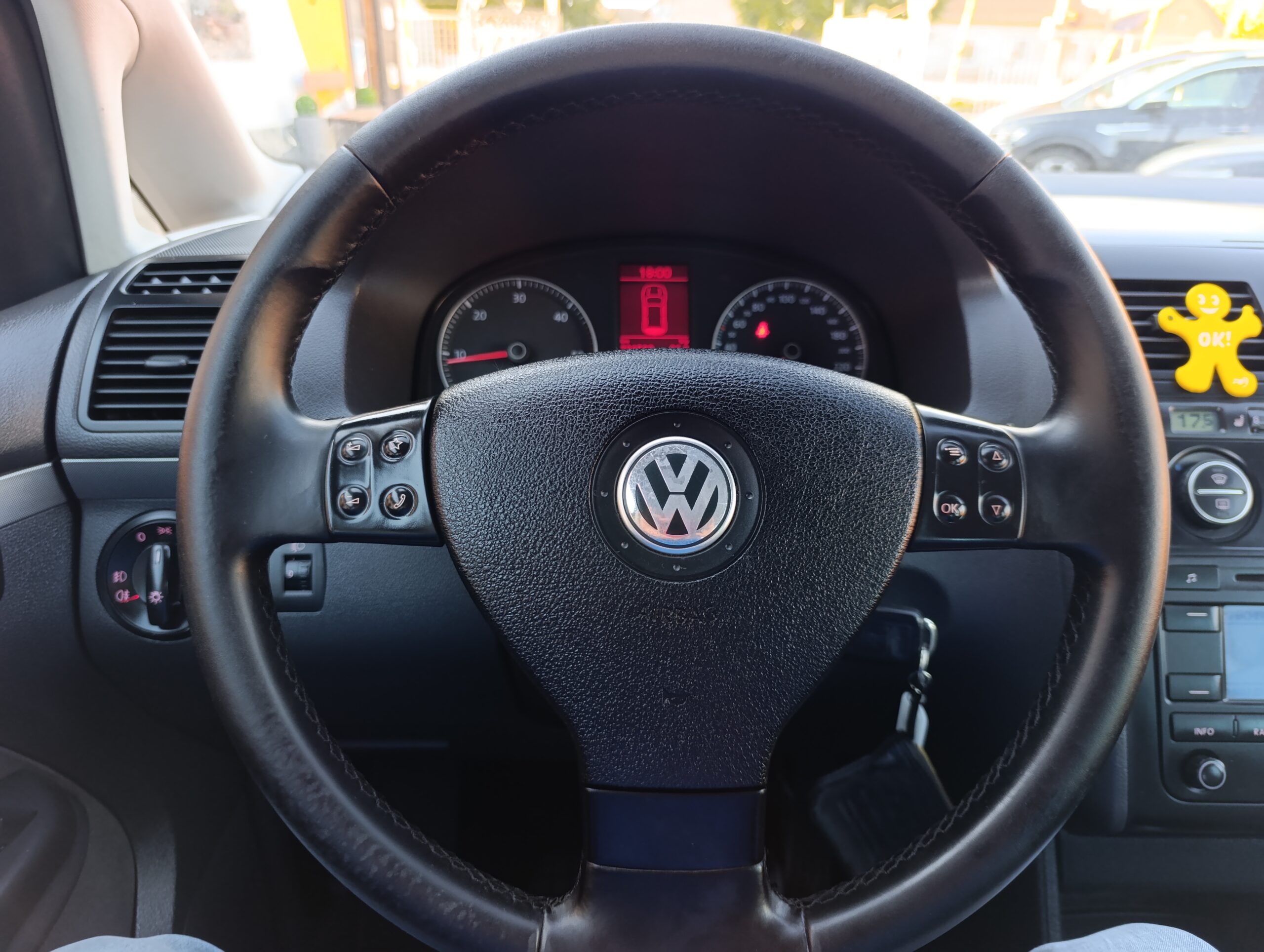 Volkswagen Touran 1.9TDI AT6 77kW Automat