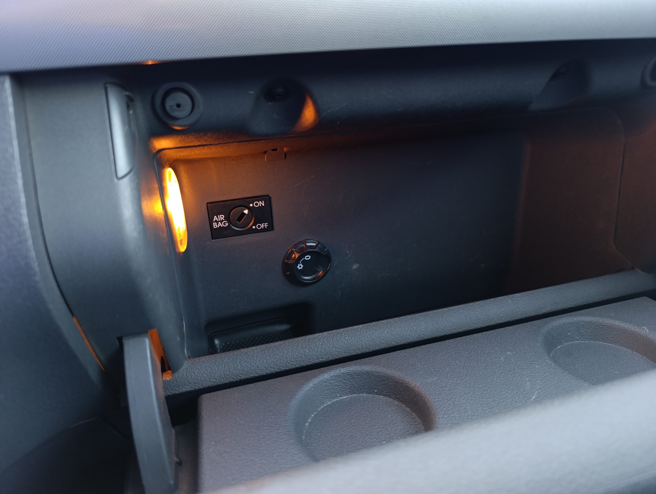 Volkswagen Touran 1.9TDI AT6 77kW Automat