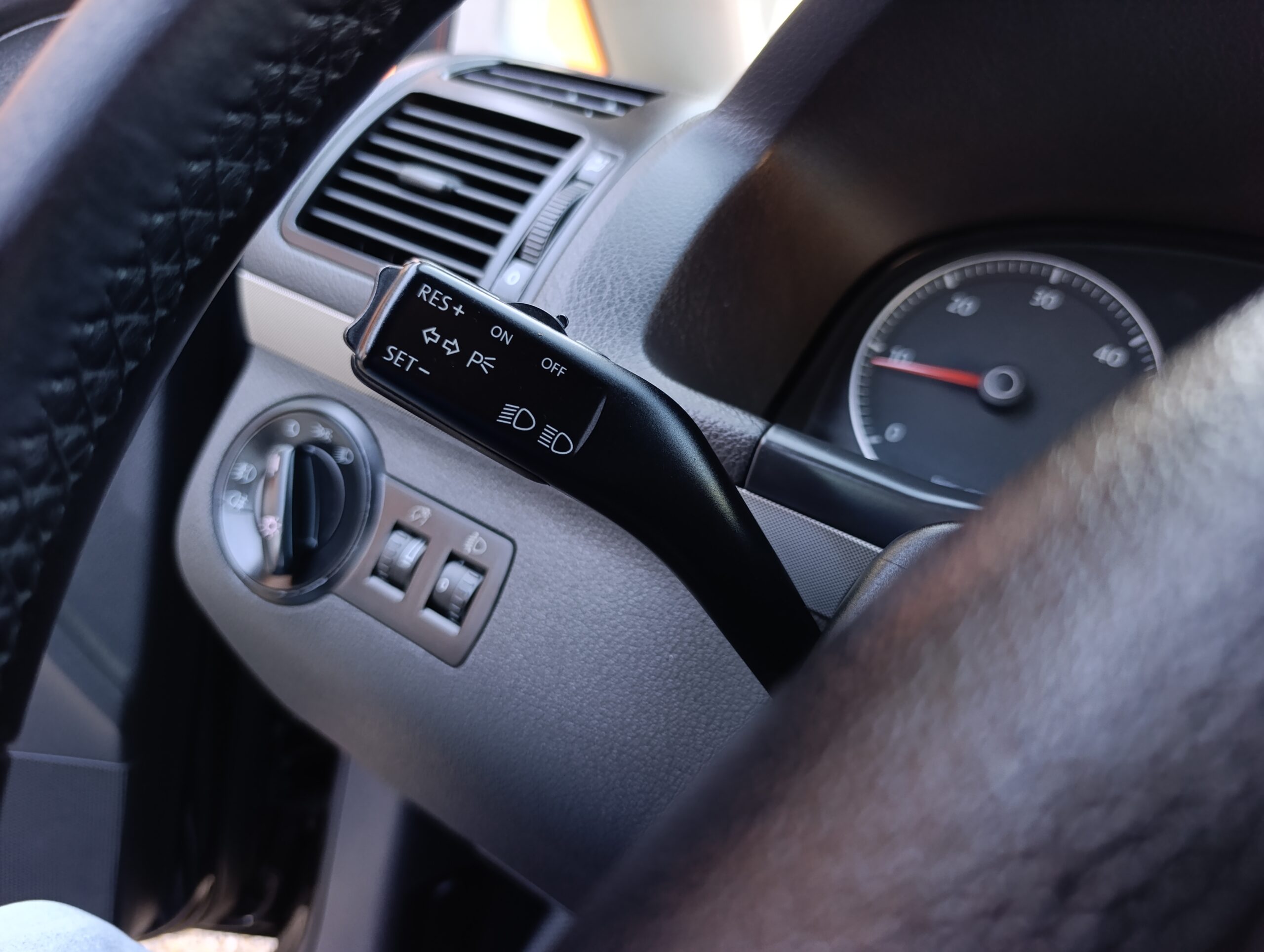 Volkswagen Touran 1.9TDI AT6 77kW Automat