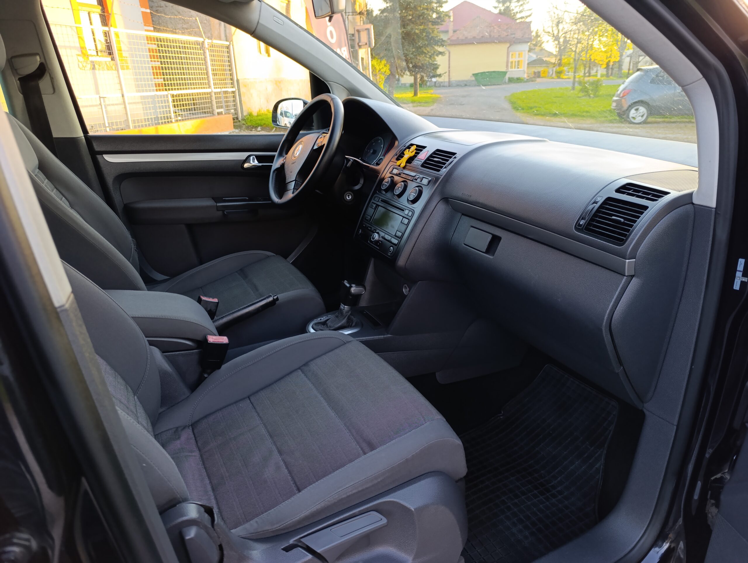 Volkswagen Touran 1.9TDI AT6 77kW Automat