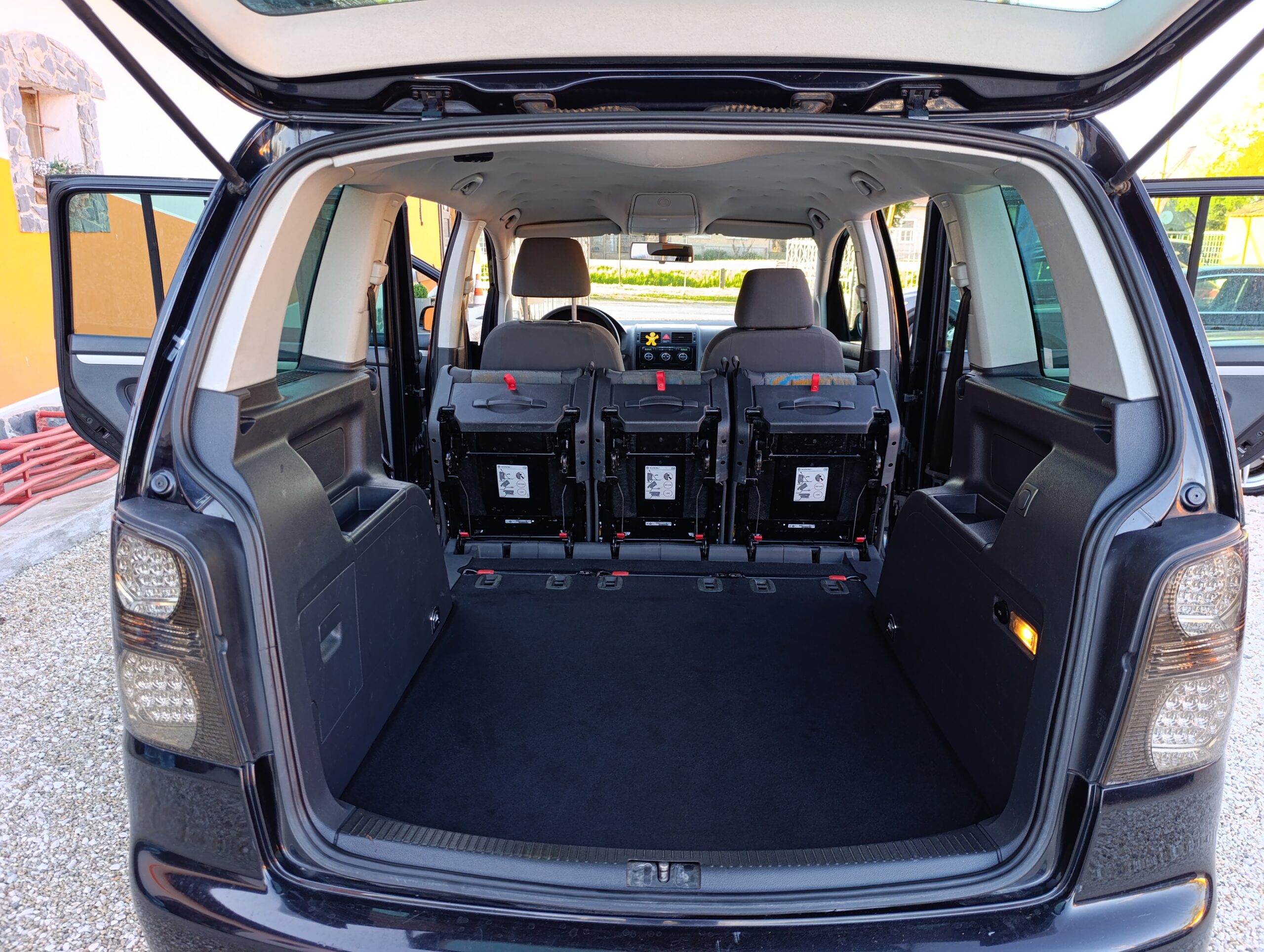 Volkswagen Touran 1.9TDI AT6 77kW Automat