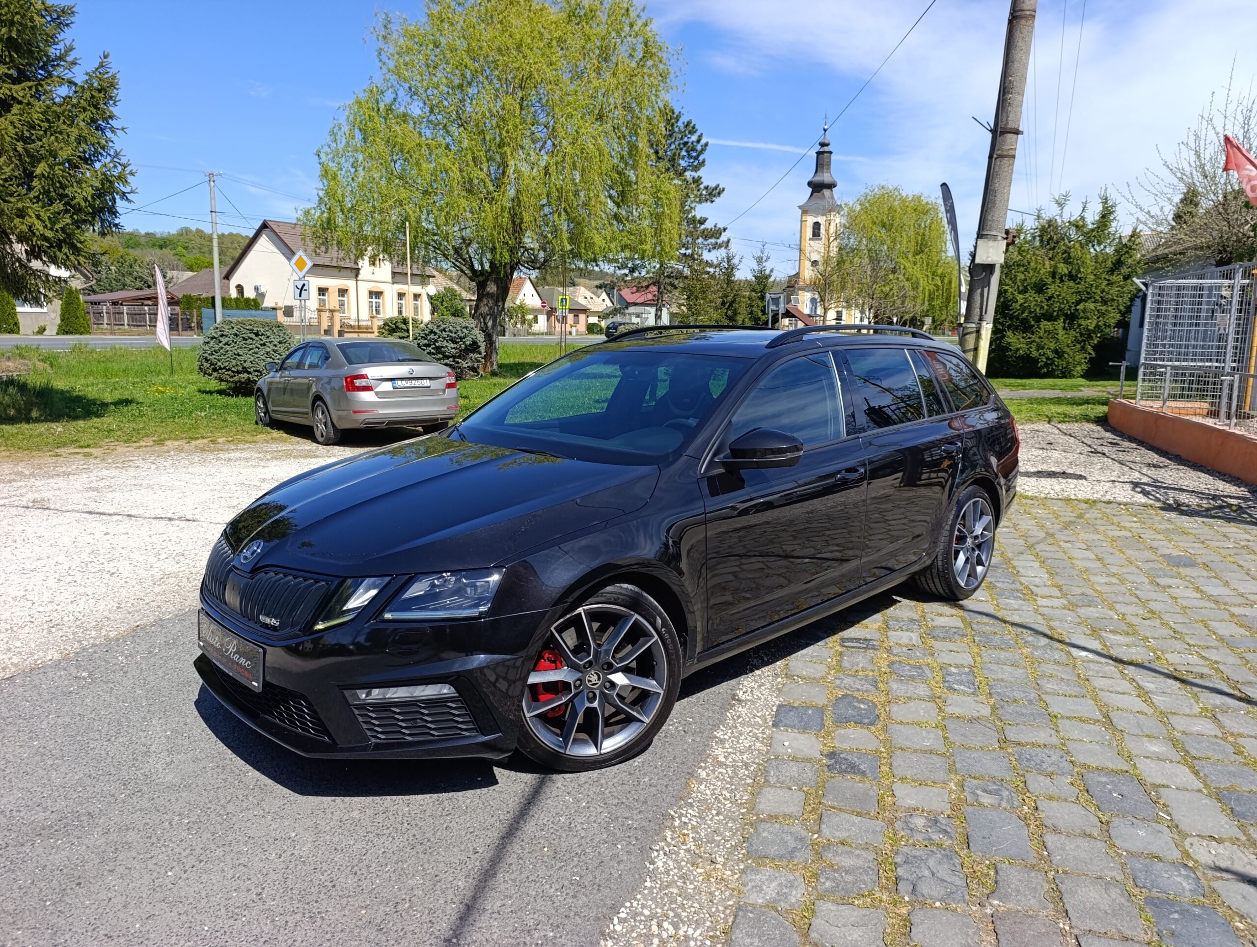 Škoda Octavia Combi RS 180kW/245PS, Panoráma