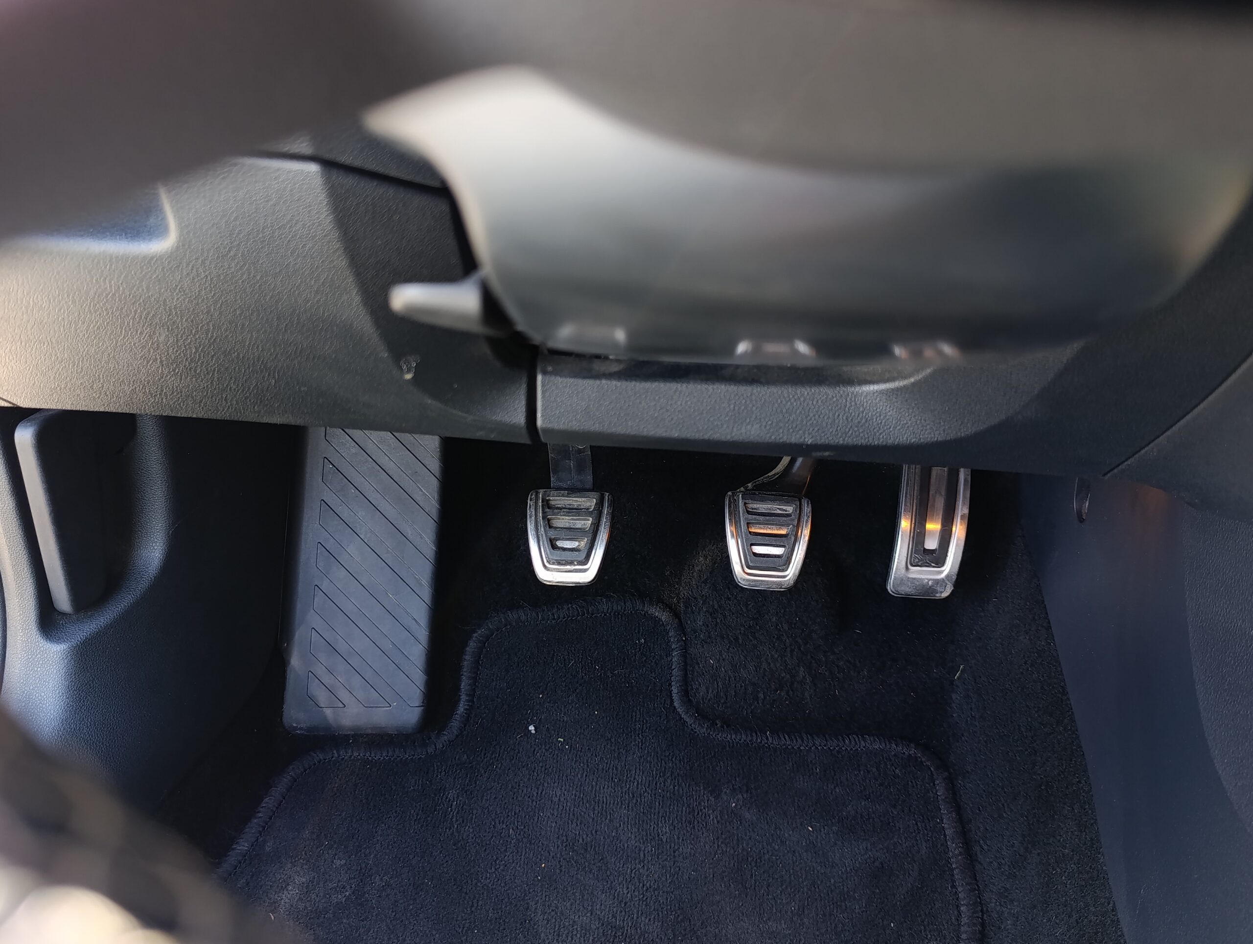 Škoda Octavia Combi RS 180kW/245PS, Panoráma