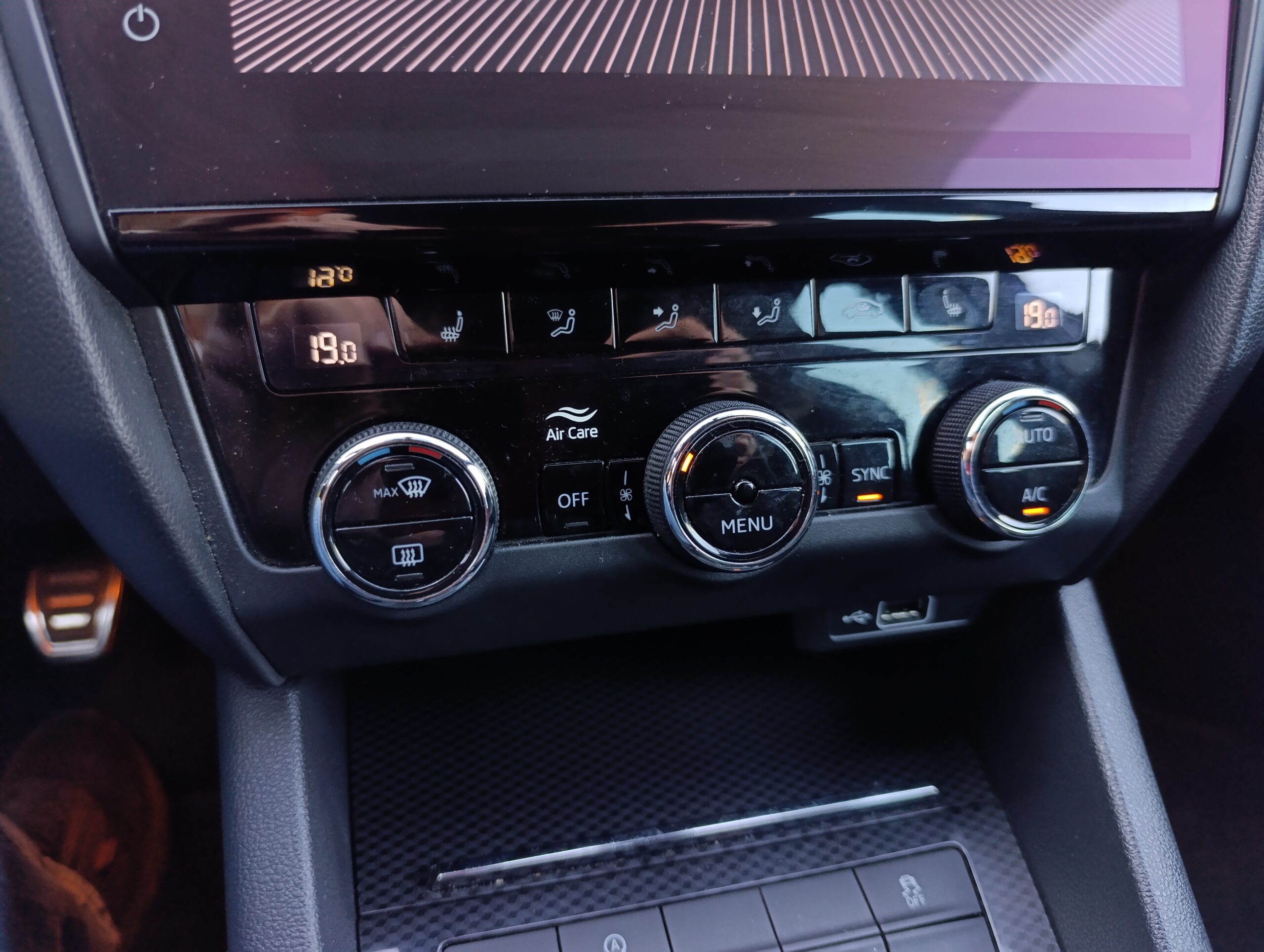 Škoda Octavia Combi RS 180kW/245PS, Panoráma