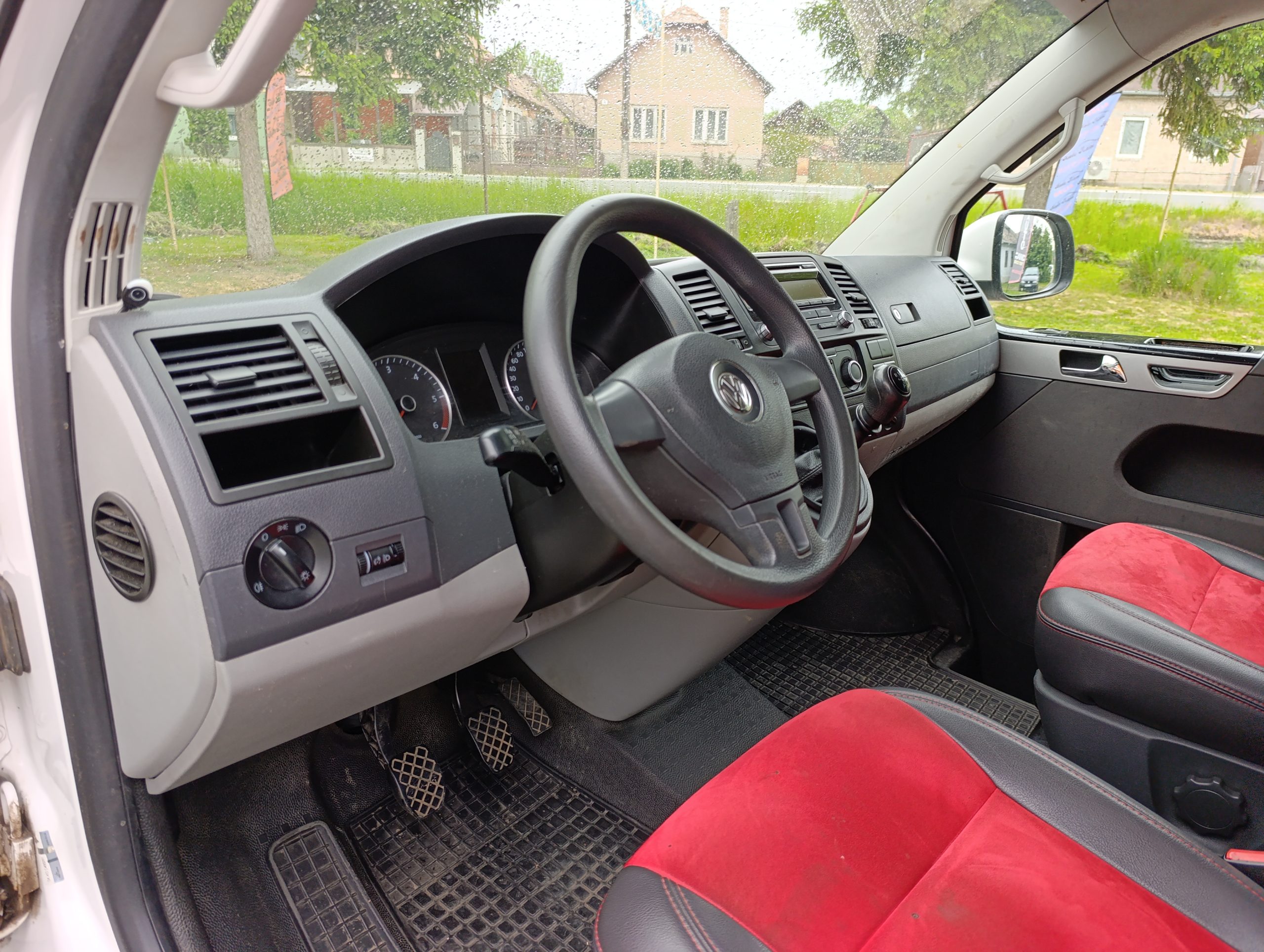 Volkswagen Transporter 9M 2011 2.0TDI 9 Miestny 75kW/102PS T5.1 Facelift