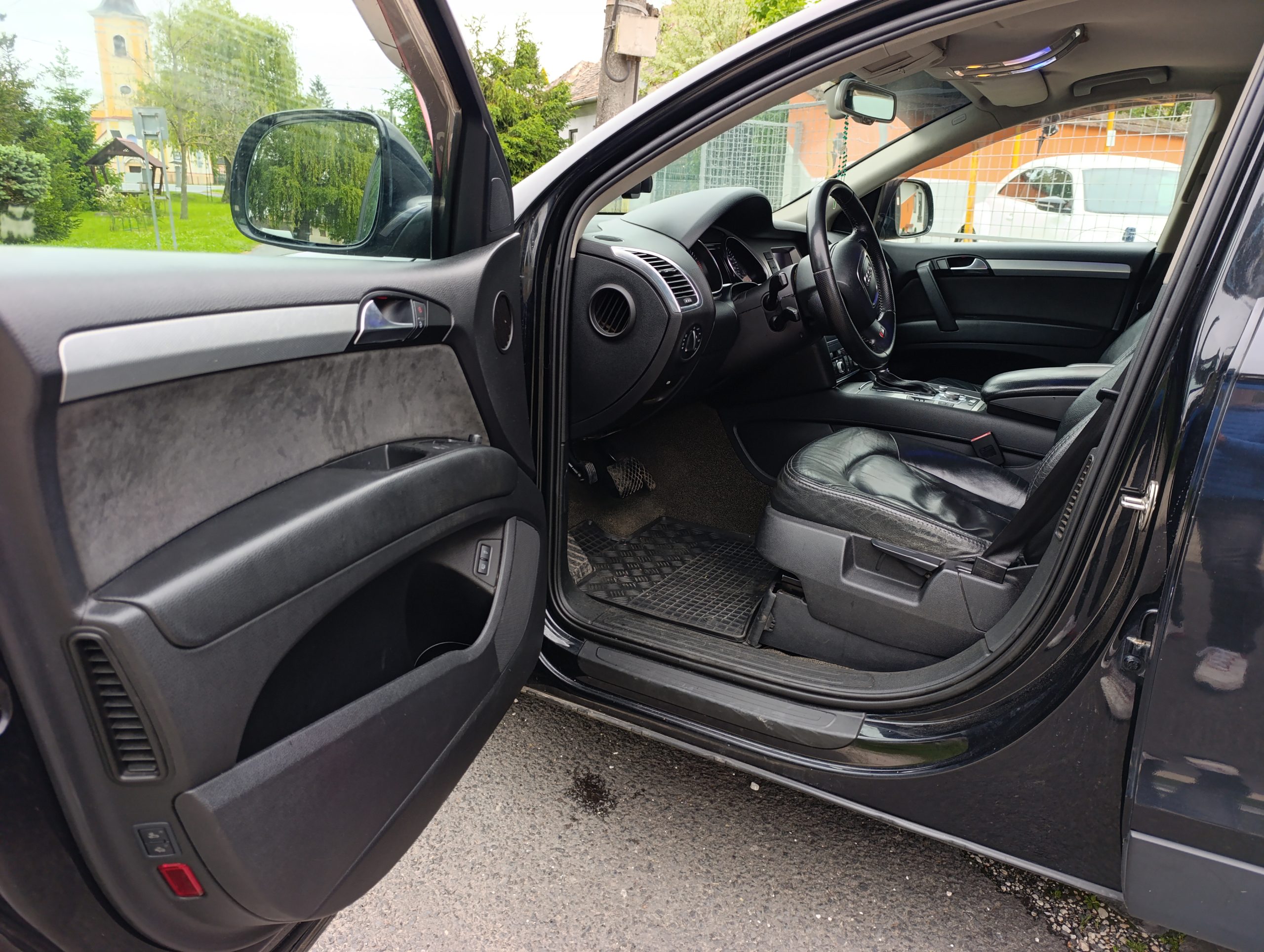 Audi Q7 3.0TDI R21, model 2008, 171kW/232PS