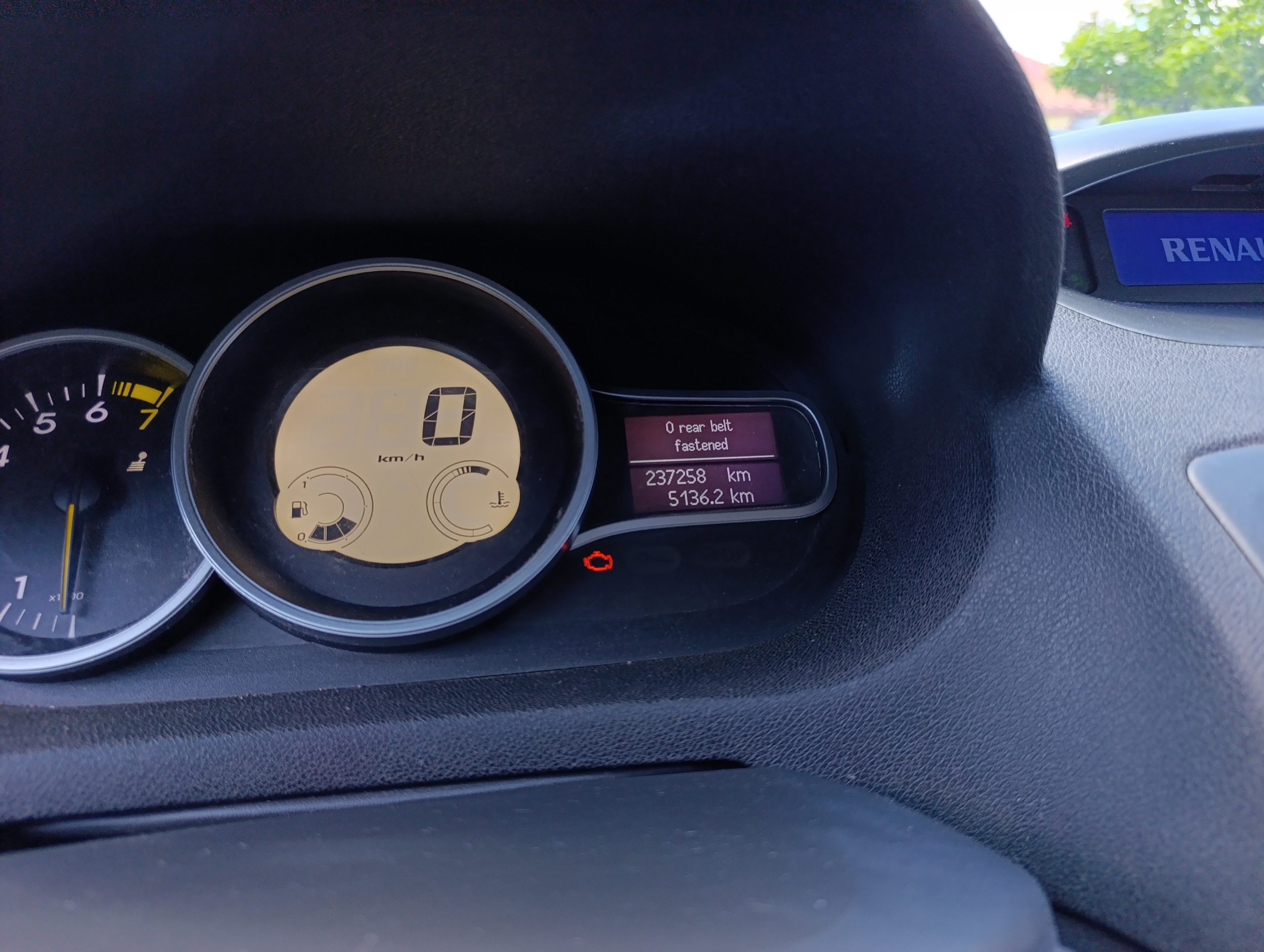 Renault Mégane 1.6i Dvojzónová klimatizácia