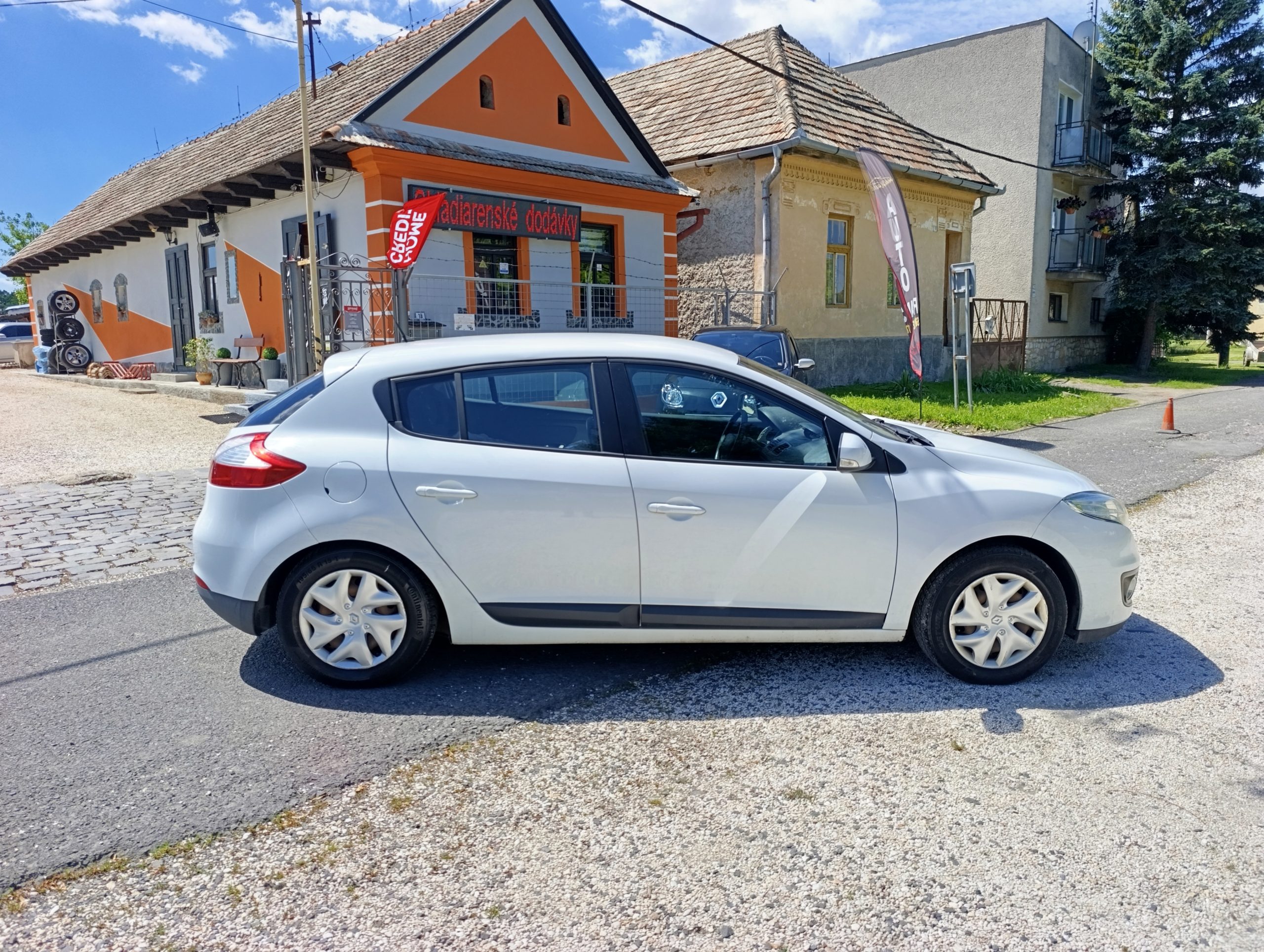 Renault Mégane 1.6i Dvojzónová klimatizácia