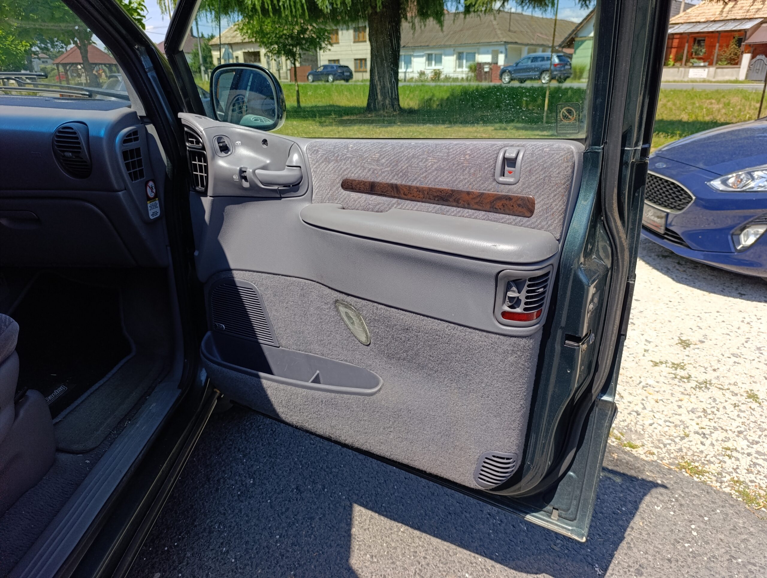 Chrysler Voyager 2.5TD 7 miestny